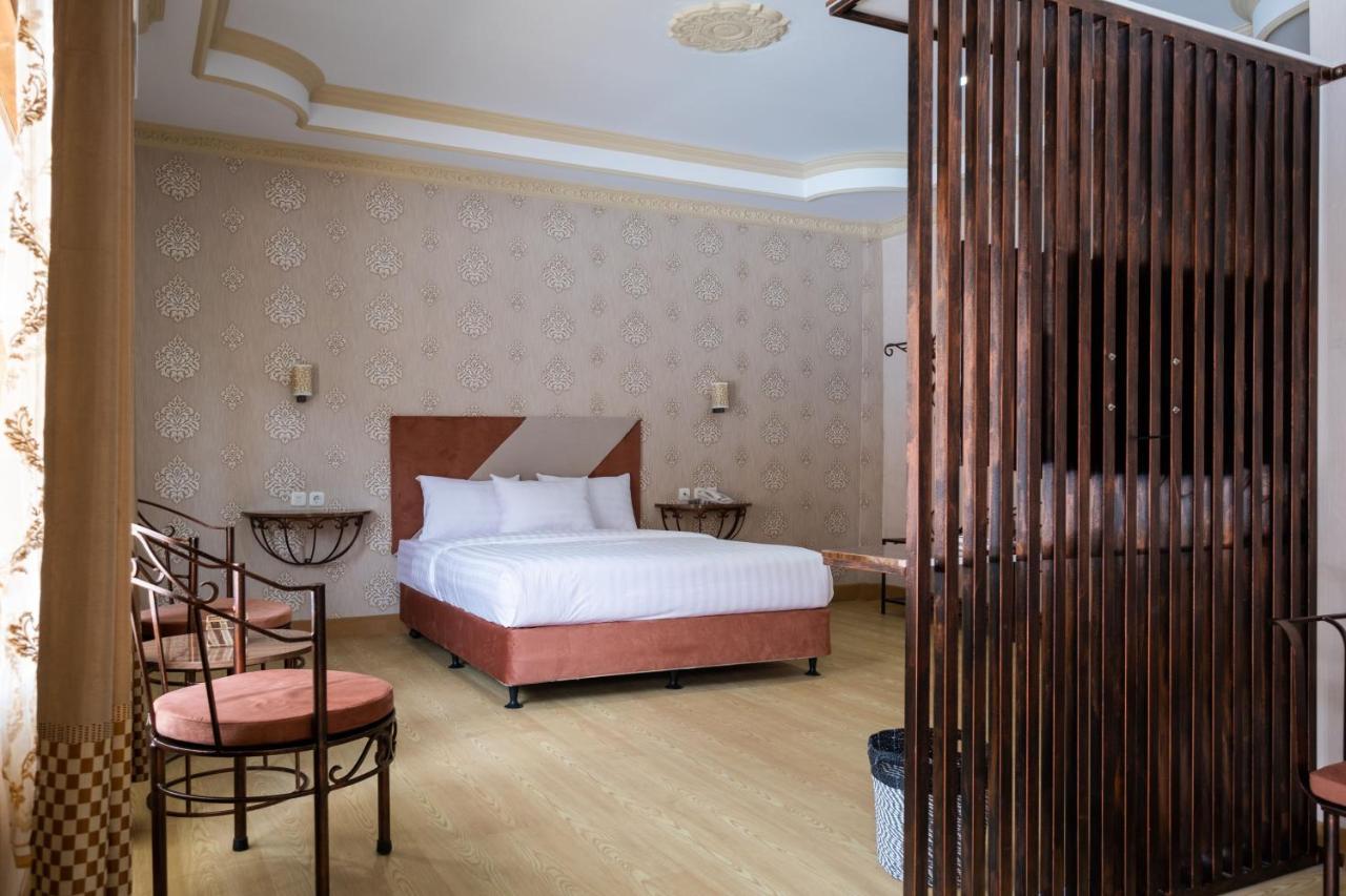 Sartini Inn Jogja ยอกยาการ์ตา ภายนอก รูปภาพ