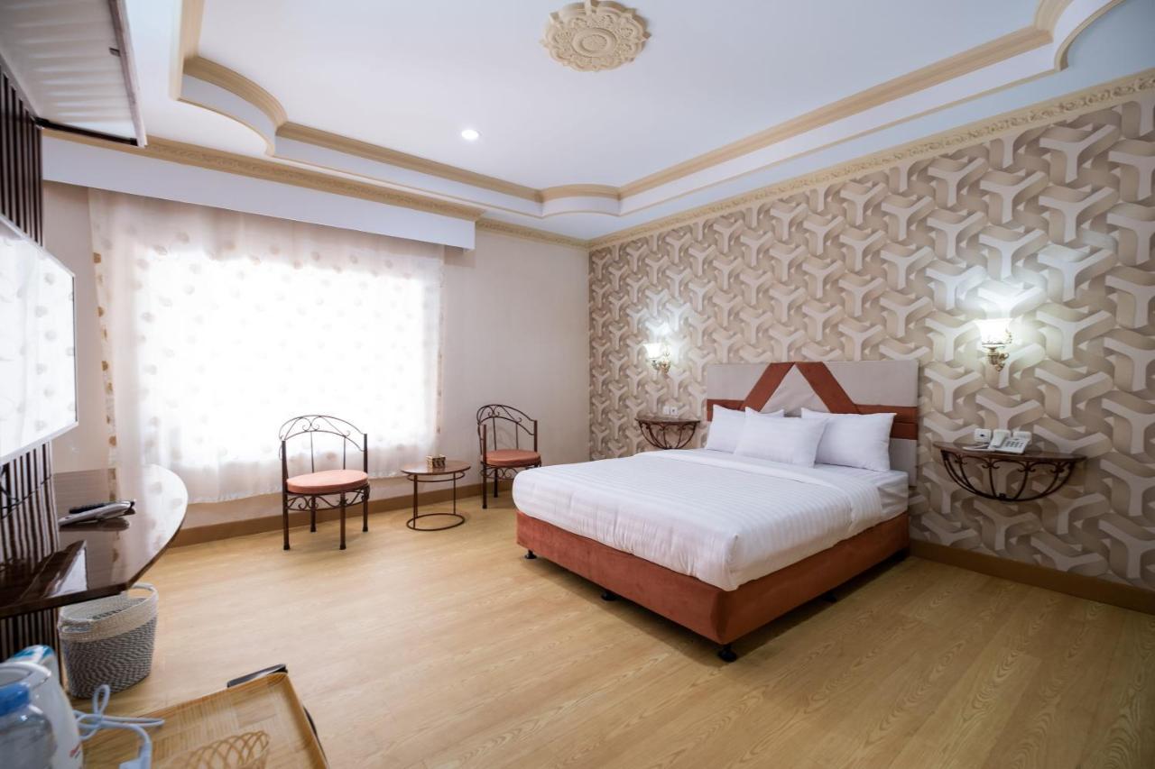 Sartini Inn Jogja ยอกยาการ์ตา ภายนอก รูปภาพ