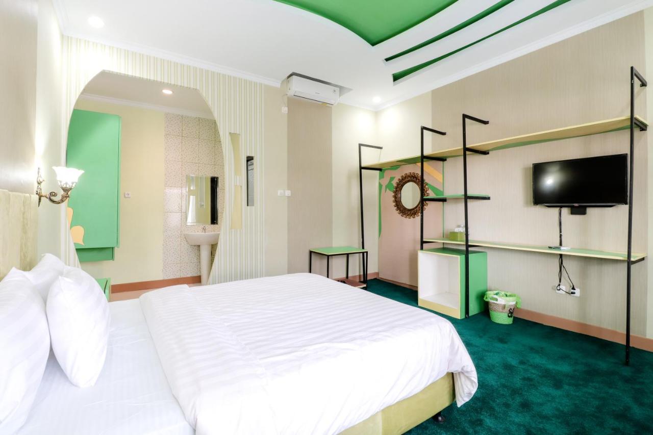Sartini Inn Jogja ยอกยาการ์ตา ภายนอก รูปภาพ