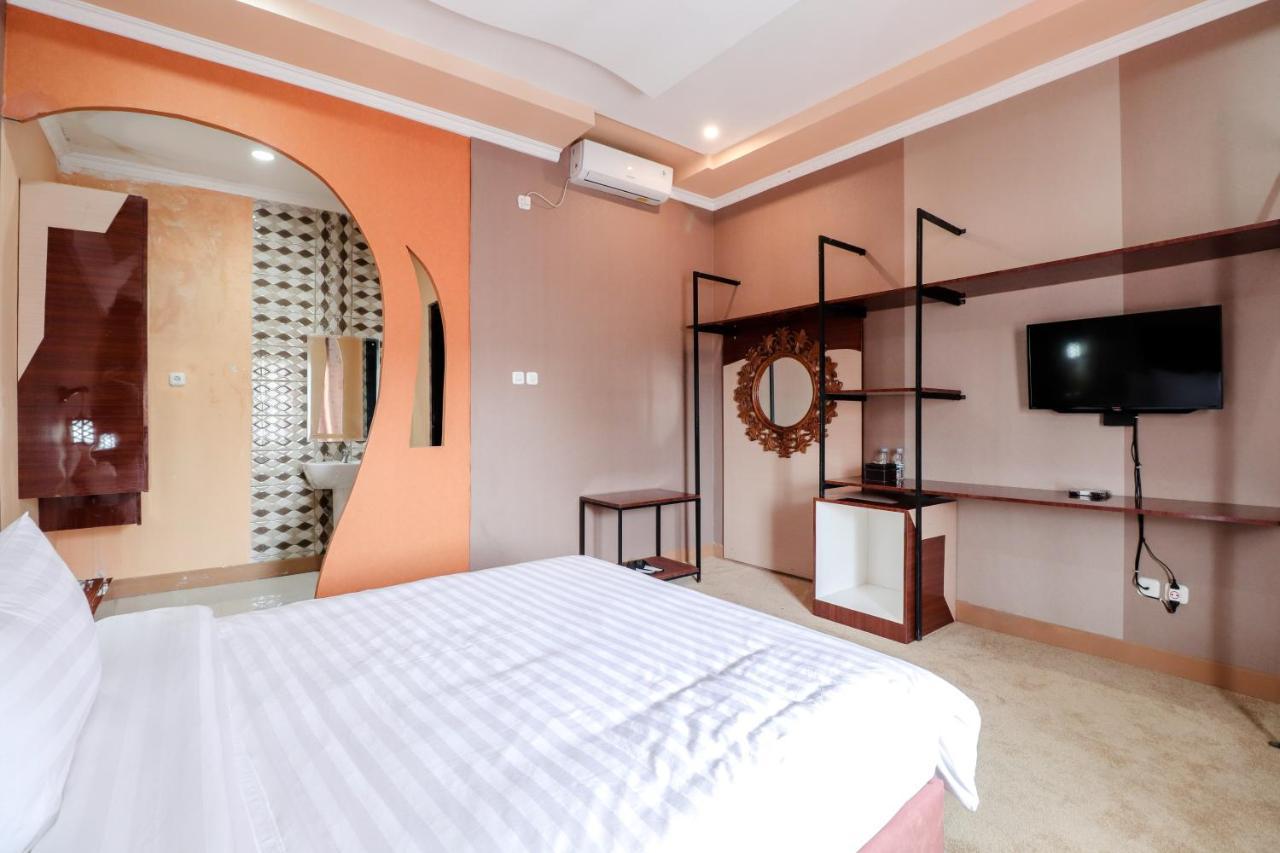 Sartini Inn Jogja ยอกยาการ์ตา ภายนอก รูปภาพ