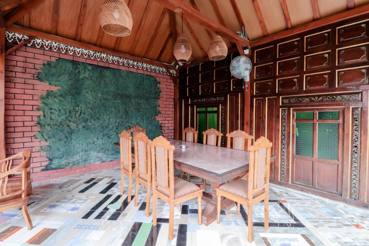 Sartini Inn Jogja ยอกยาการ์ตา ภายนอก รูปภาพ